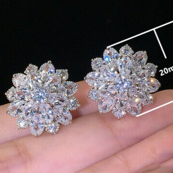 NEW Sterling silver Flower Earrings - Picture 3 of 6